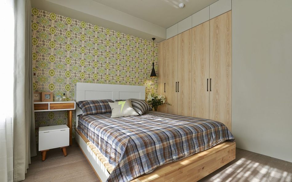 现代风格主卧房装修图片
