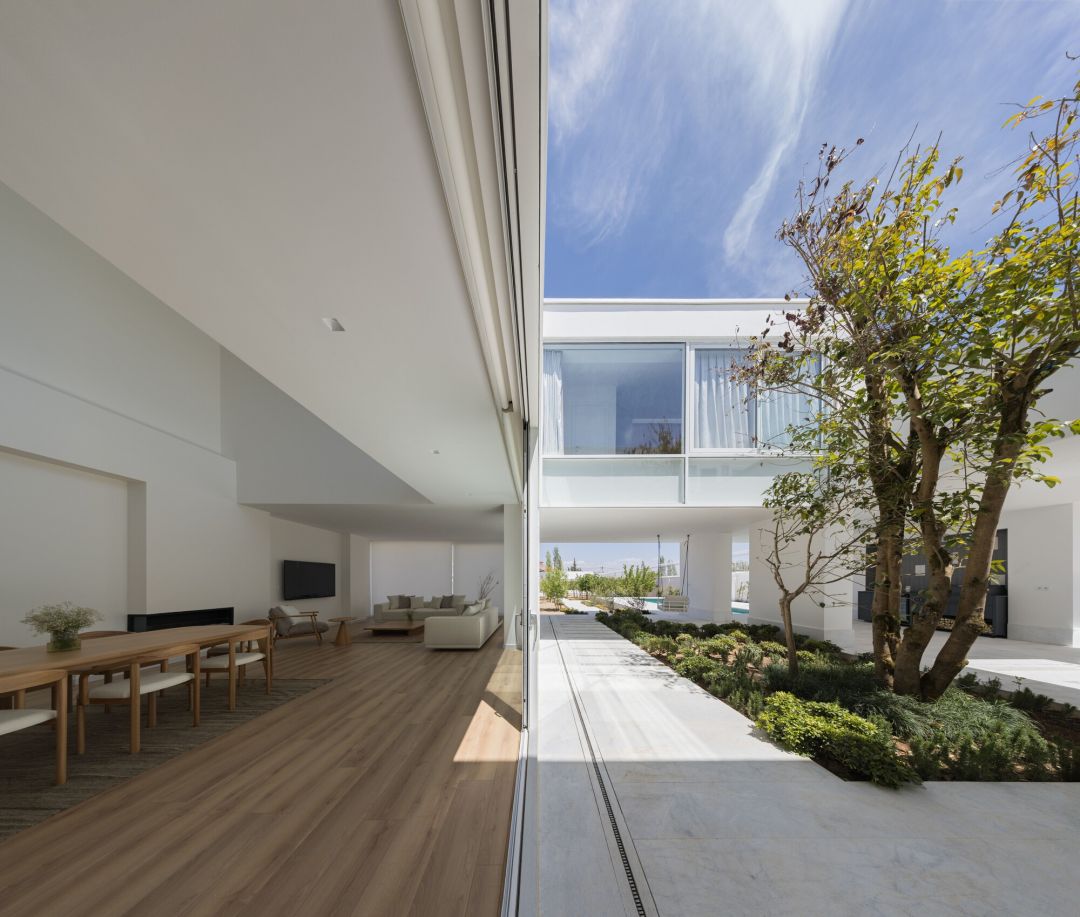 Shahrzad Villa / Kanisavaran Office