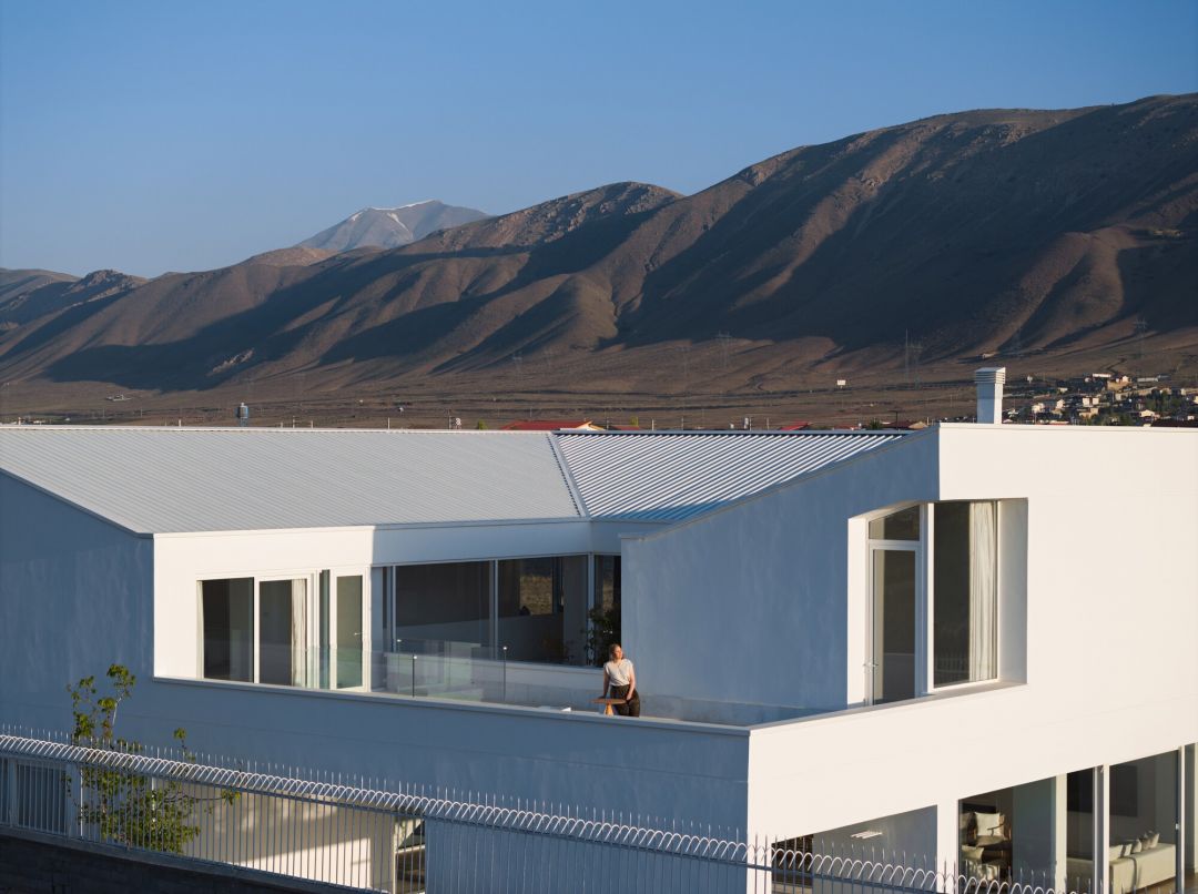 Shahrzad Villa / Kanisavaran Office