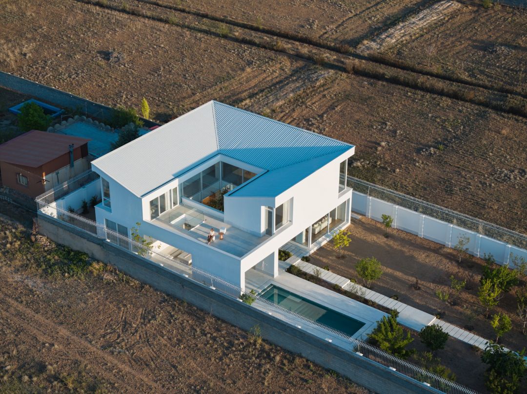 Shahrzad Villa / Kanisavaran Office