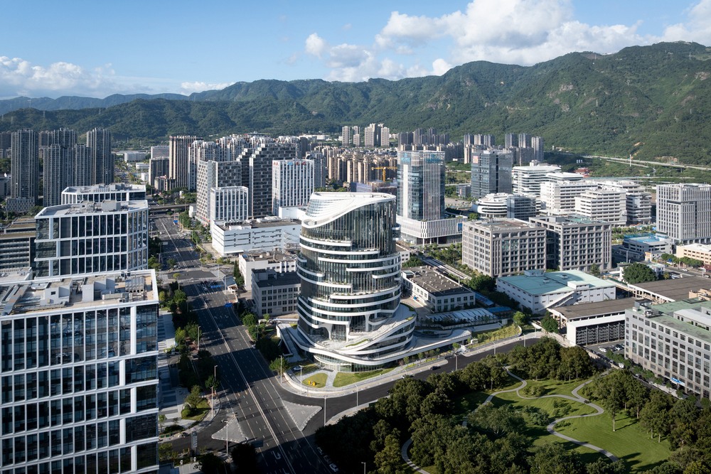 入围2026世界建筑节！将福州榕树搬进建筑，IGG天梦大厦的设计密码..