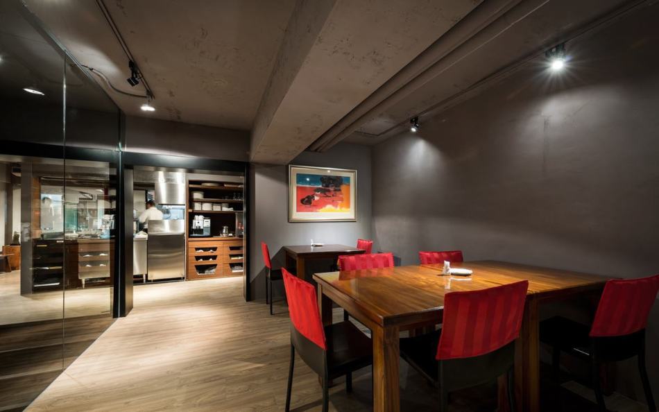 现代风格葡萄酒意象图