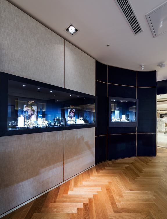 前卫风格右侧展示柜图片
